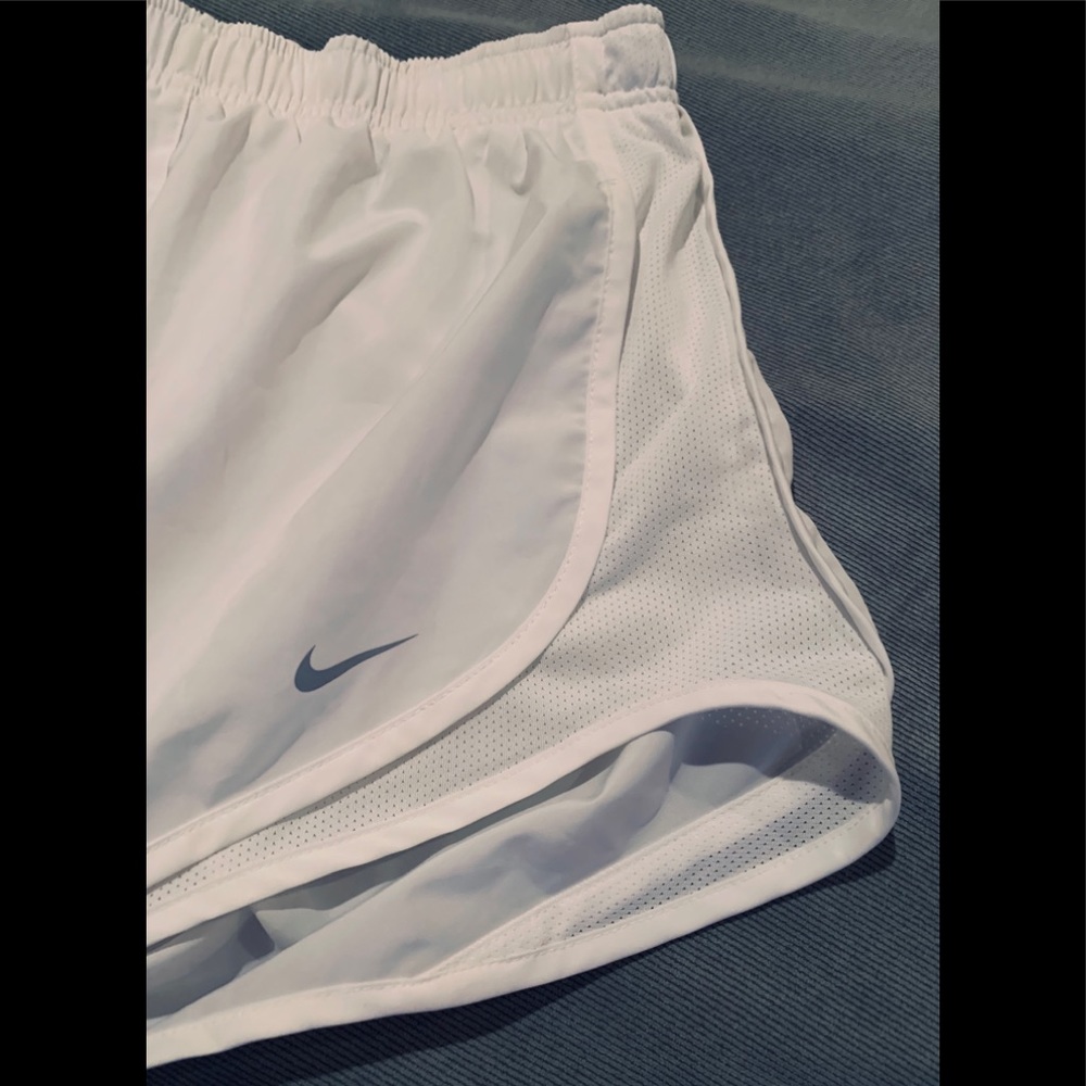 NIKE -Shorts- no inside liner-great for layering - Picture 3 of 7